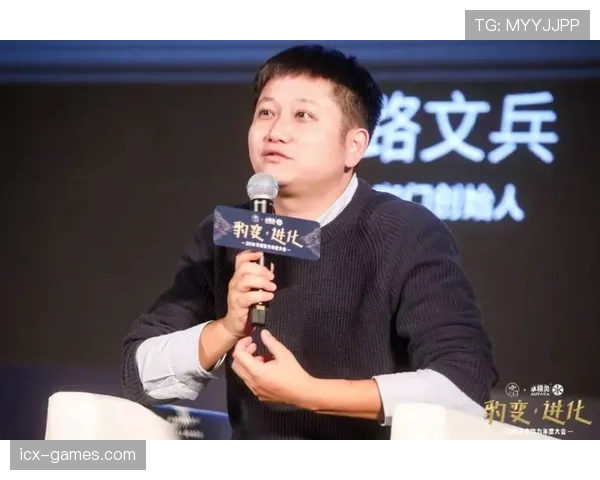 周冠宇家的冰箱里塞满了能量胶，连饮料都按秒表时间排好